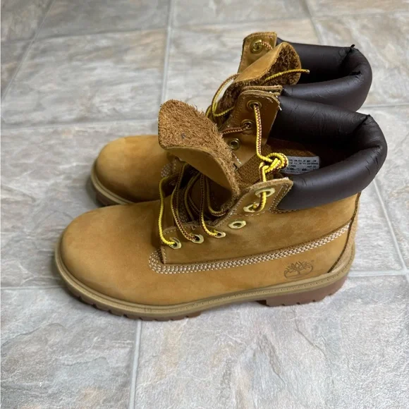 Timberland 6 Inch Premium Boot Wheat GS Shoe Size 4Y Tan 12909 Preowned